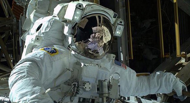 UUİ Astronot Ekibi Uzay Yürüyüşünü Tamamladı