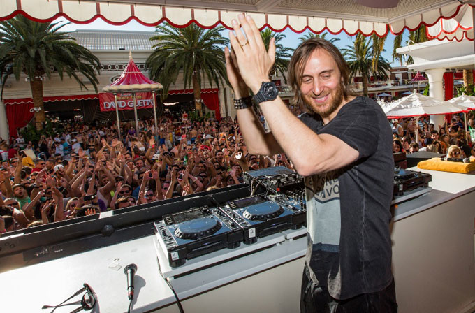 David Guetta, USB belleğini kaybettiği için konser iptal etmedi