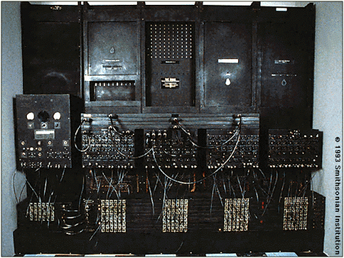 1946 yılına gelindiğinde insanoğlunun ürettiği en gelişmiş bilgisayar ENIAC'tı.